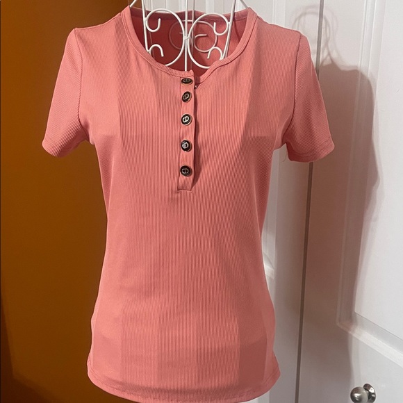 Pink Ribbed Snap Button Tee – Size M - Picture 2 of 10